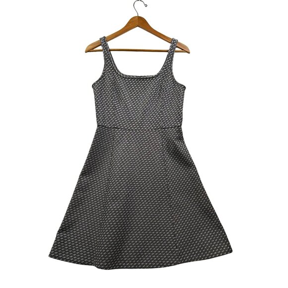 THEORY Tailored Fit & Flare Quiet Luxury Dress Black & White Textured Knit Sz 8 - Picture 3 of 8